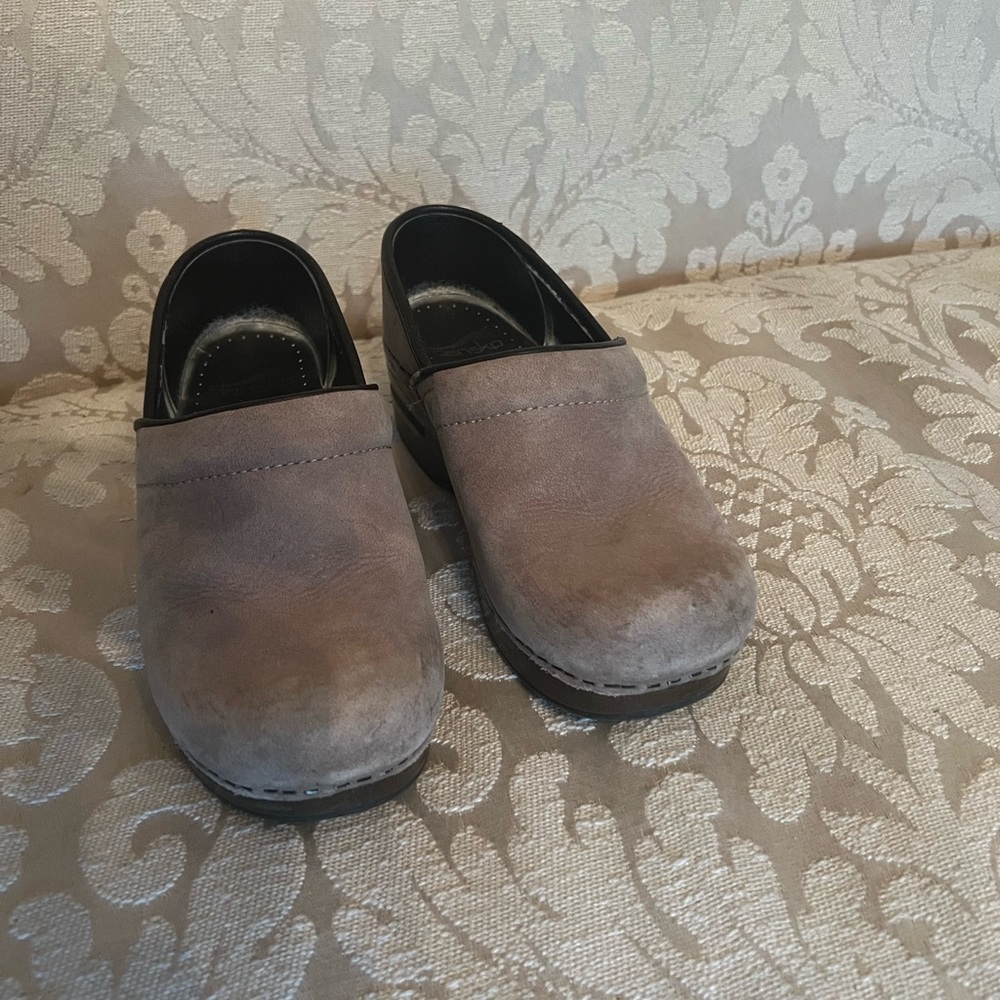 Dansko Professional Clogs Tan Suede